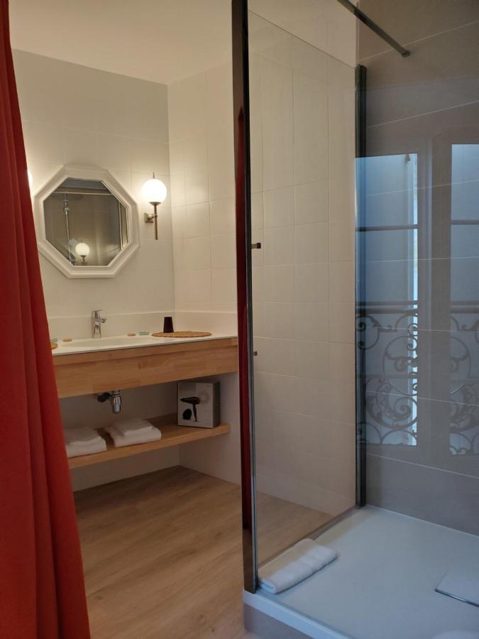 Logis Des Tourelles Bed & Breakfast คอญญัก ภายนอก รูปภาพ