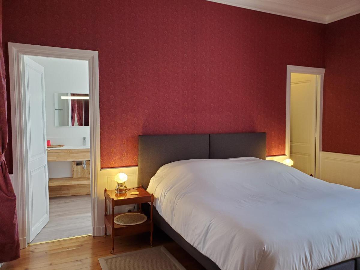 Logis Des Tourelles Bed & Breakfast คอญญัก ภายนอก รูปภาพ
