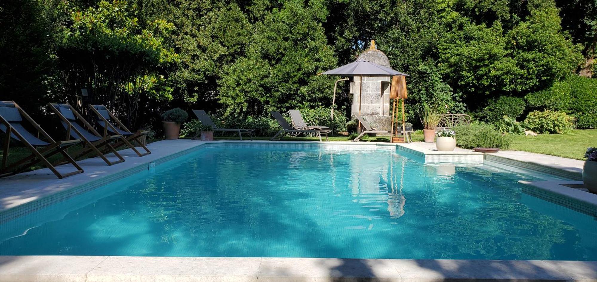 Logis Des Tourelles Bed & Breakfast คอญญัก ภายนอก รูปภาพ